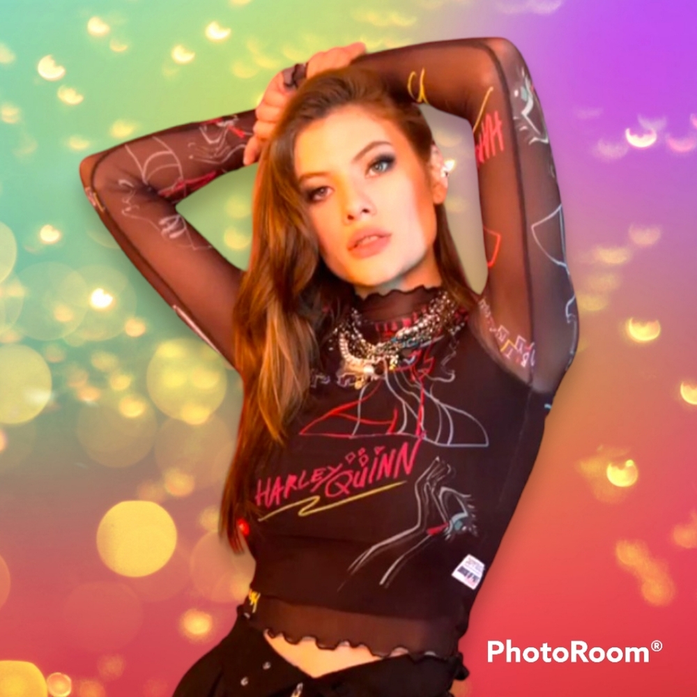 RARE FIND! NEW Joyrich Harley Quinn Birds of Prey Graffiti Top Streetwear XS S - Picture 2 of 11